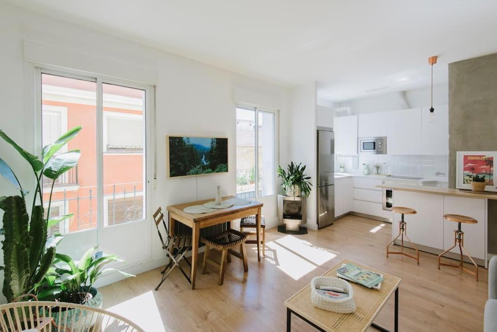 Apartamento El Botones Nuevo Y Luminoso Apto De Diseno En Lavapies Madrid Exterior foto